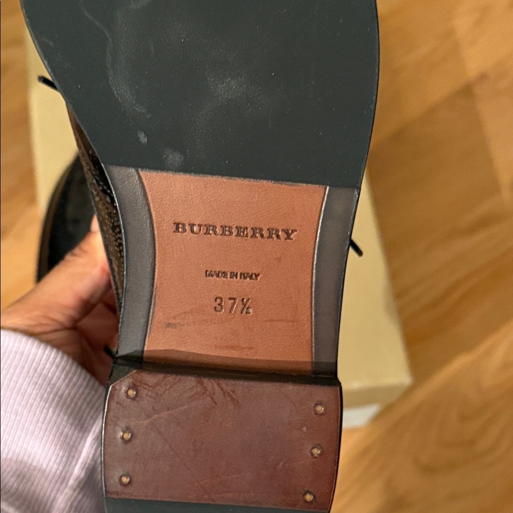 Burberry Black and Gold Women's Loafers - Picture 3 of 4